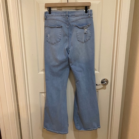 Almost Famous Y2K Distressed High Rise Flare Jeans Size 9 - Picture 2 of 9
